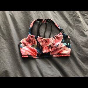 Lululemon free to be sports bra size 4